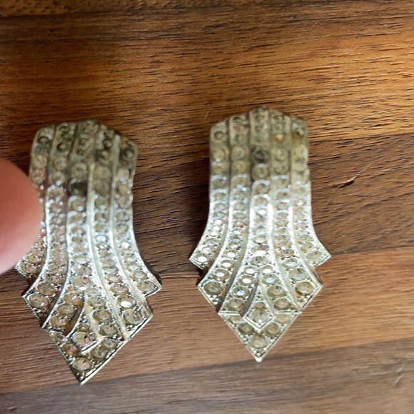 Vintage Carolee Large Art Deco Clip On Earrings - Picture 4 of 6